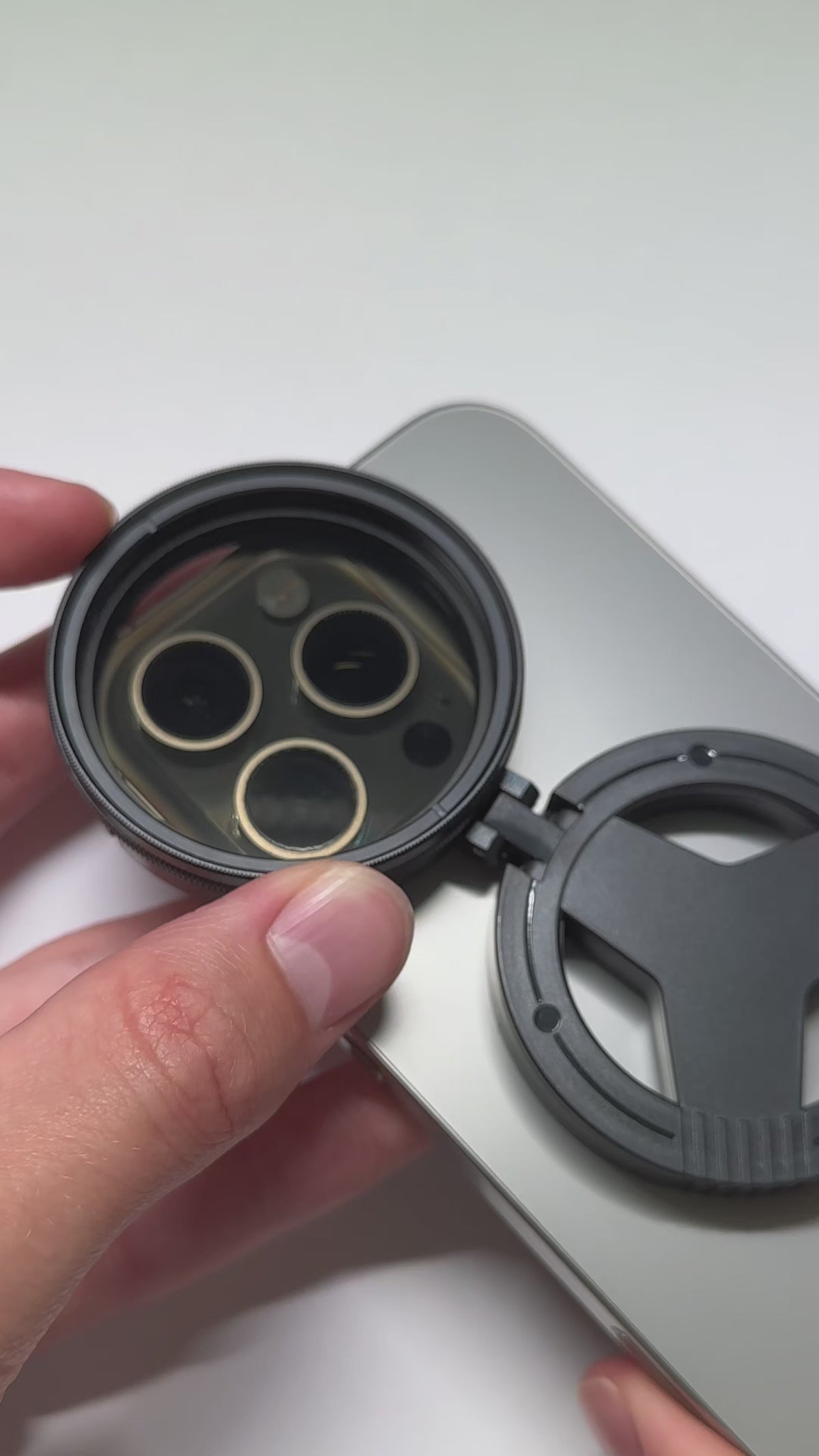 PolaLens PRO – polarizing filter for a phone